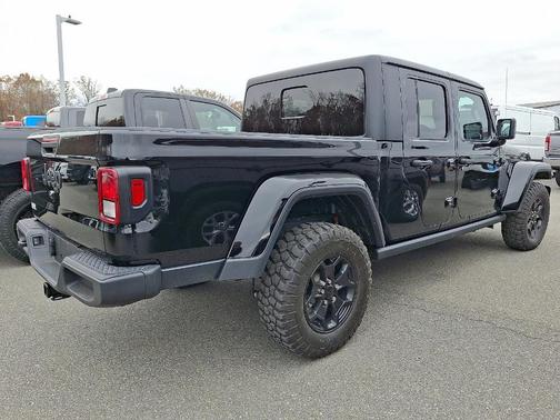 2022 Jeep Gladiator Sport