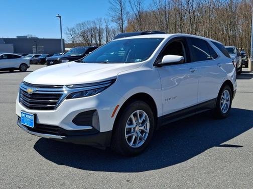 Iridescent Pearl Tricoat 2024 Chevrolet Equinox LT