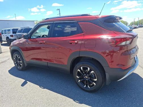 Crimson Metallic 2022 Chevrolet Trailblazer LT