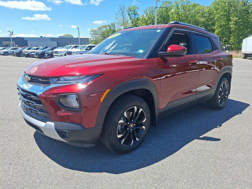 Crimson Metallic 2022 Chevrolet Trailblazer LT