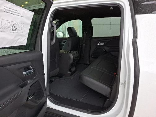2025 Chevrolet Silverado EV LT