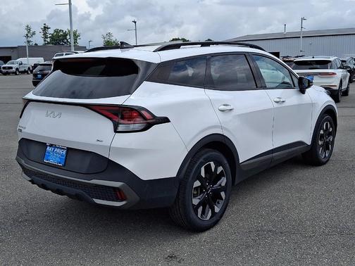 Glacial White Pearl 2023 Kia Sportage X-Line