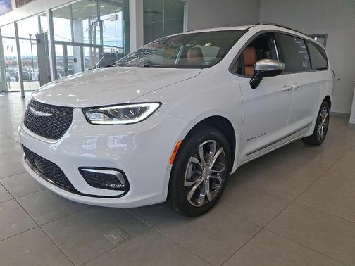2026 Chrysler Pacifica Pinnacle AWD