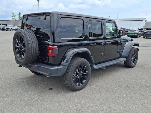 Black Clearcoat 2025 Jeep Wrangler 4xe Sahara