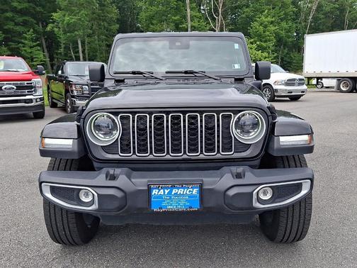 Black Clearcoat 2025 Jeep Wrangler 4xe Sahara