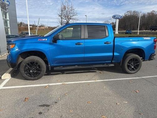 2022 Chevrolet Silverado 1500 Custom Trail Boss