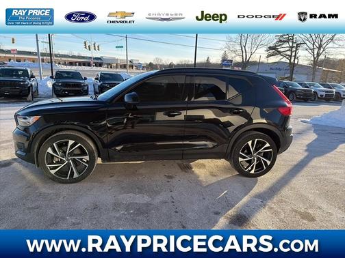 2021 Volvo XC40 T5 R-Design