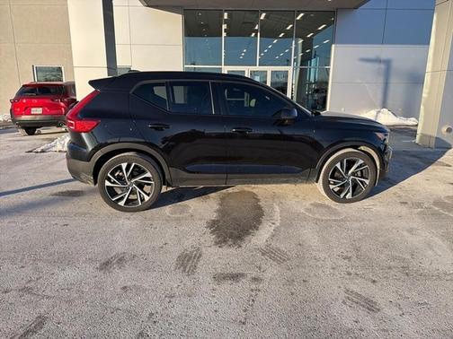 2021 Volvo XC40 T5 R-Design