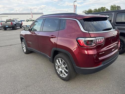 2022 Jeep Compass Latitude Lux