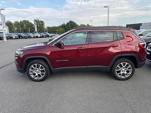 2022 Jeep Compass Latitude Lux