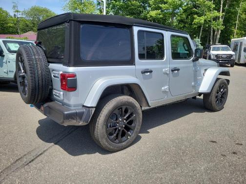 2024 Jeep Wrangler 4xe Sahara