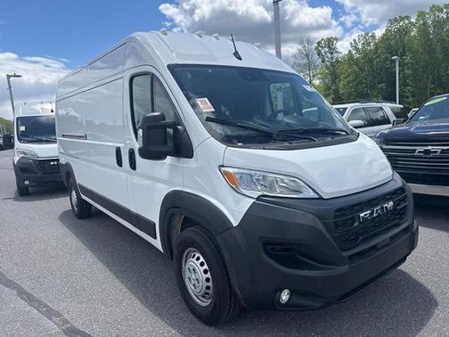 Bright White Clearcoat 2026 RAM ProMaster 2500 High Roof