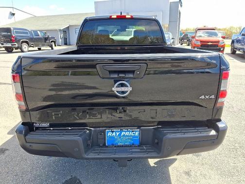 2022 Nissan Frontier S