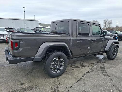 2026 Jeep Gladiator Sport