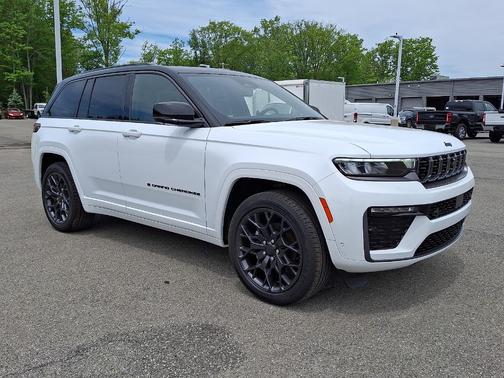 Bright White Clearcoat 2026 Jeep Grand Cherokee Summit 4x4