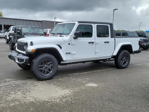 2024 Jeep Gladiator Sport
