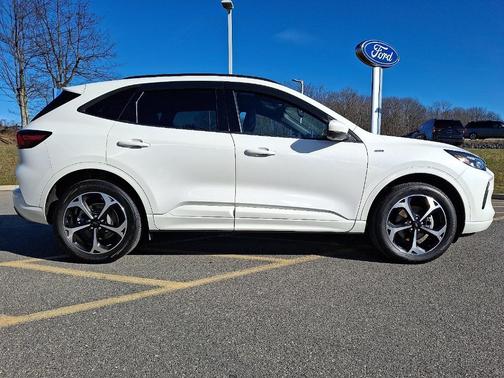 2023 Ford Escape ST-Line Select