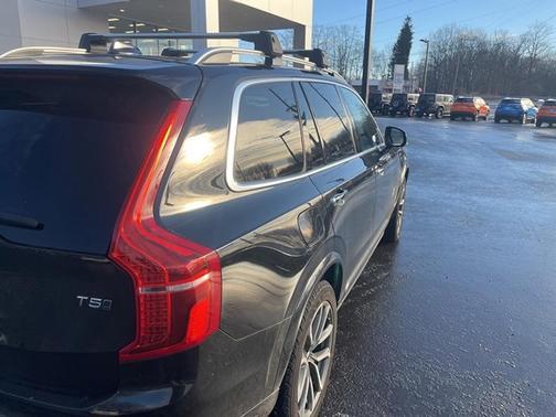 2019 Volvo XC90 T5 Momentum