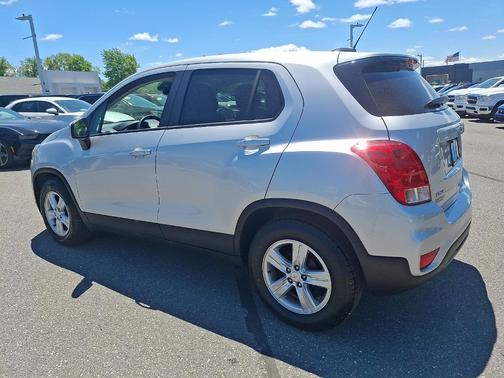 Silver Ice Metallic 2020 Chevrolet Trax LS