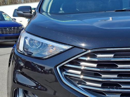 Agate Black Metallic 2023 Ford Edge Titanium