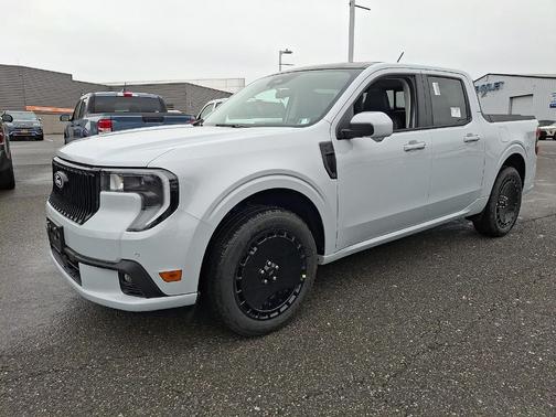 Space White Metallic 2026 Ford Maverick Lobo High