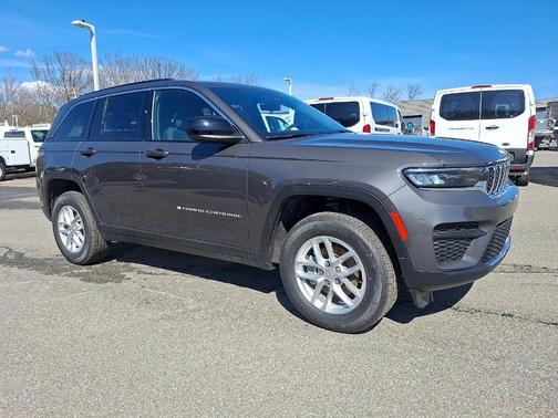 Metallic 2026 Jeep Grand Cherokee Altitude 4x4