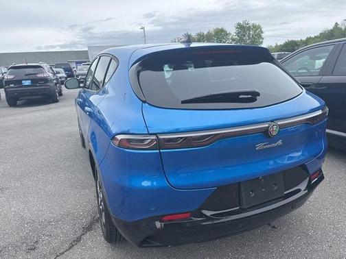 Blue Metallic 2025 Alfa Romeo Tonale Base