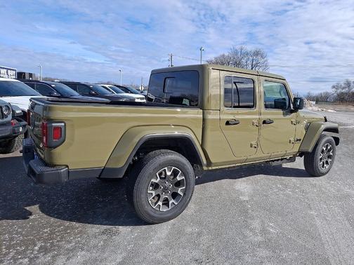 2026 Jeep Gladiator Sport