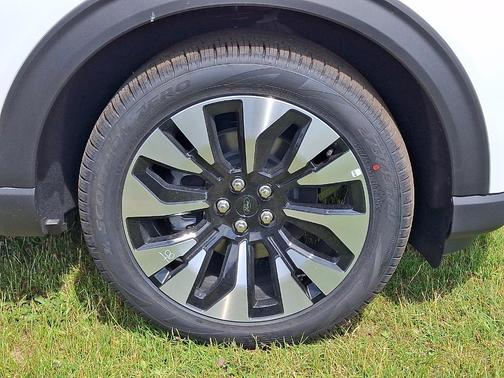 Star White 2026 Ford Explorer Platinum