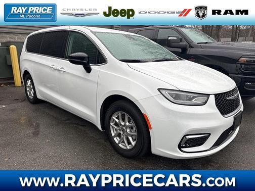 2024 Chrysler Pacifica Touring-L