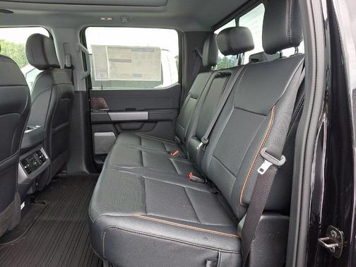 Agate Black Metallic 2026 Ford F-350 Lariat Super Duty