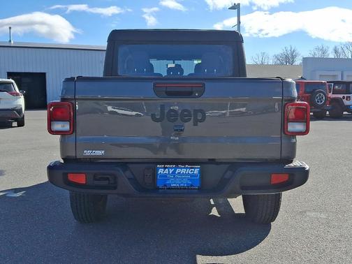 2025 Jeep Gladiator Sport