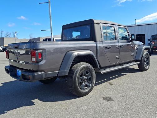2025 Jeep Gladiator Sport