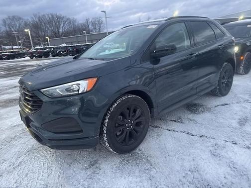 2022 Ford Edge SE