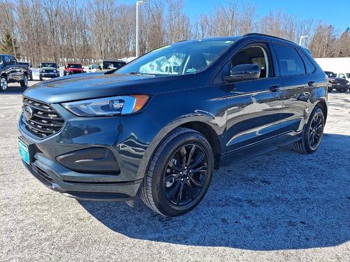 2022 Ford Edge SE