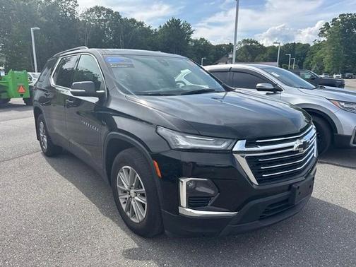 Black Metallic 2023 Chevrolet Traverse LT Cloth