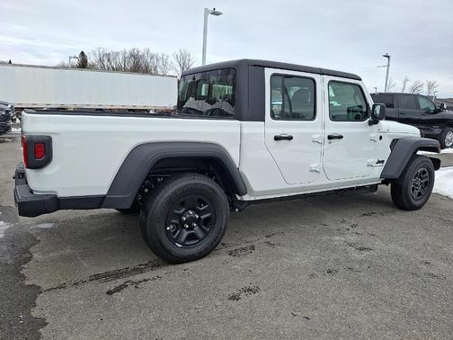 2026 Jeep Gladiator Sport