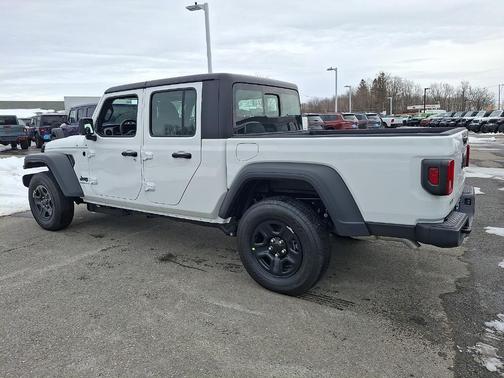 2026 Jeep Gladiator Sport