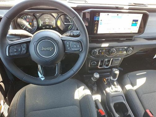2025 Jeep Wrangler 4xe Sport