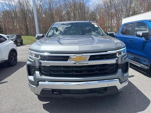 Sterling Gray Metallic 2023 Chevrolet Silverado 1500 LT
