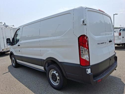 Oxford White Clearcoat 2025 Ford Transit-150