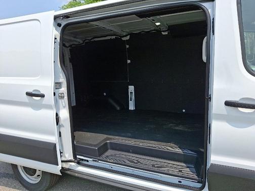 Oxford White Clearcoat 2025 Ford Transit-150