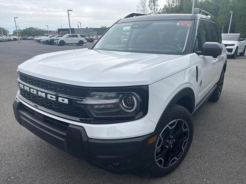 Oxford White 2025 Ford Bronco Sport Outer Banks