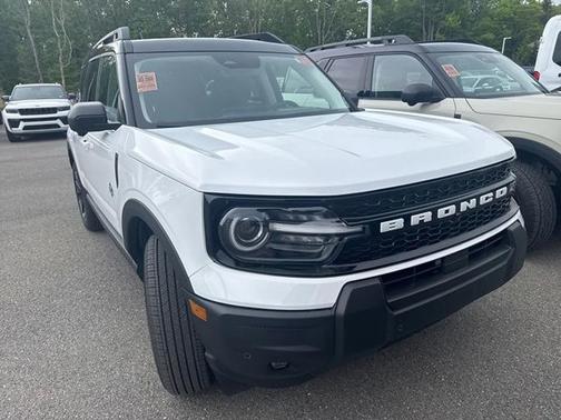 Oxford White 2025 Ford Bronco Sport Outer Banks