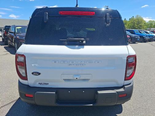 Oxford White Clearcoat 2025 Ford Bronco Sport Outer Banks