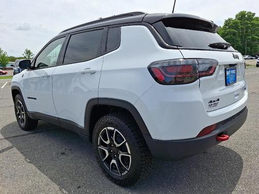 2025 Jeep Compass Trailhawk