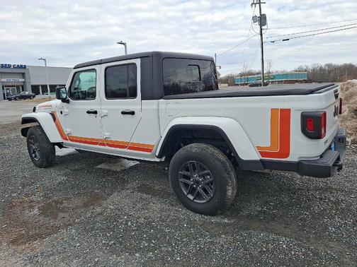 2024 Jeep Gladiator Sport