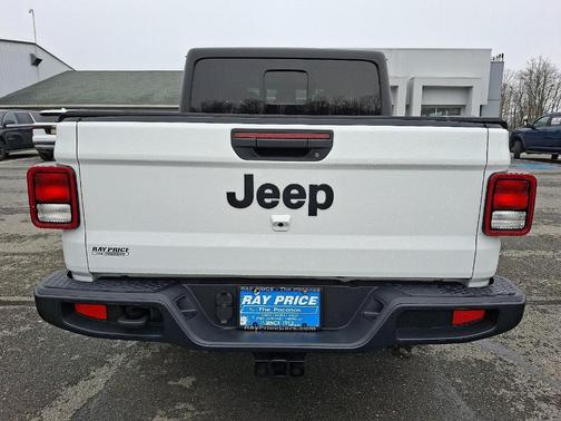 2024 Jeep Gladiator Sport