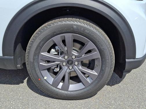 Space White Metallic 2026 Ford Explorer Active