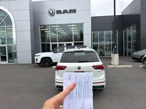 2022 Volkswagen Tiguan 2.0T SE R-Line Black